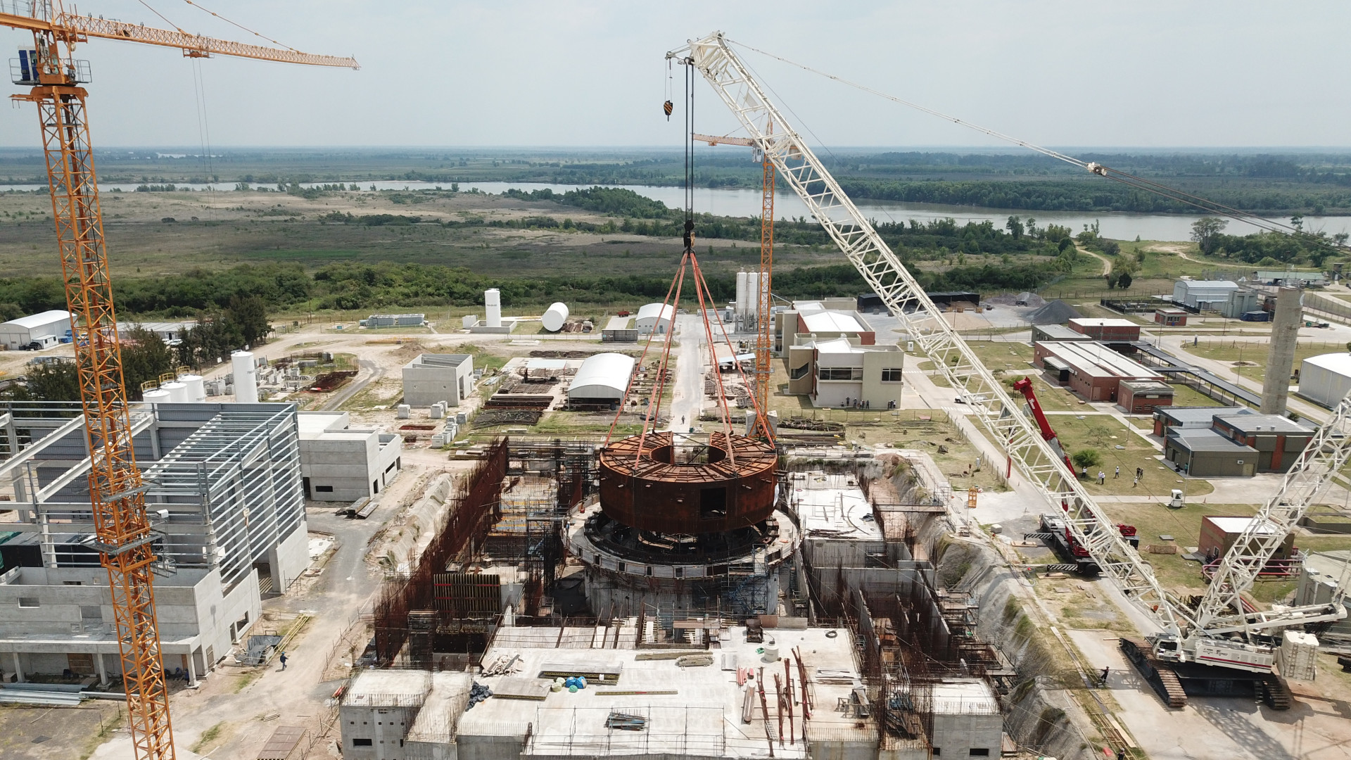 imatge de la construcció del reactor nuclear CAREM a l'Argentina