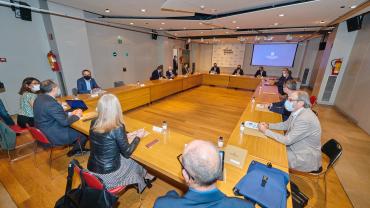 Imatge de la reunió del conseller Tremosa amb les associacions d'empresaris i col·legis professionals.