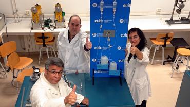 Equip d'investigadors que ha patentat un innovador sistema de purgació d’equips de seroteràpia que evita la inframedicació intravenosa